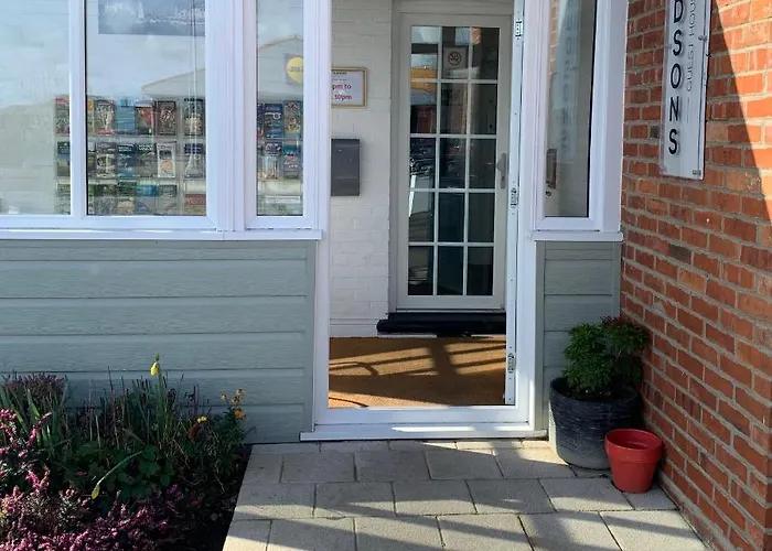Hudsons Guest House - Adults Only