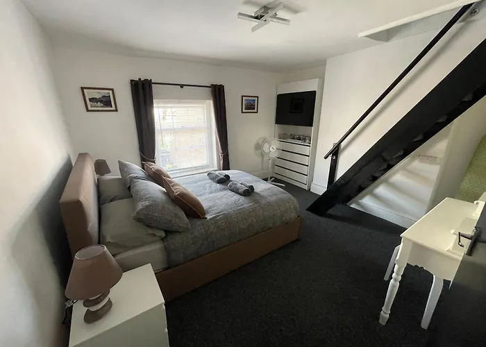 Great Georges Retreat Central Weymouth Beach Contactless Smart Accommodation