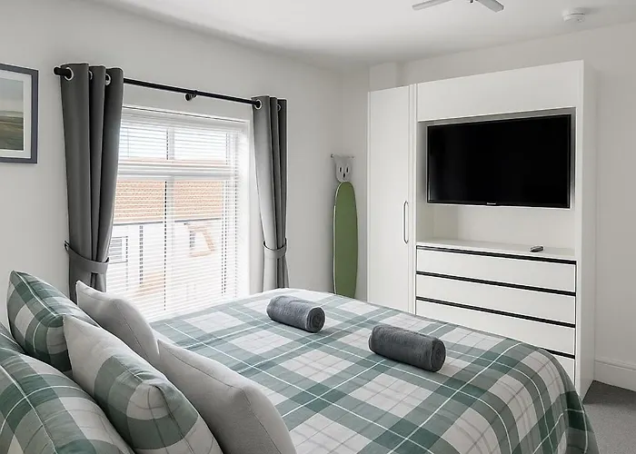 Great Georges Retreat Central Weymouth Beach Contactless Smart Accommodation